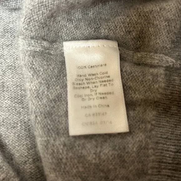 Talbots 100% Heathered Gray Cashmere V-Neck Sweater Size Small - Picture 7 of 7